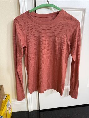 lululemon athletica Long Sleeve Perforated Crewneck Top - Rose